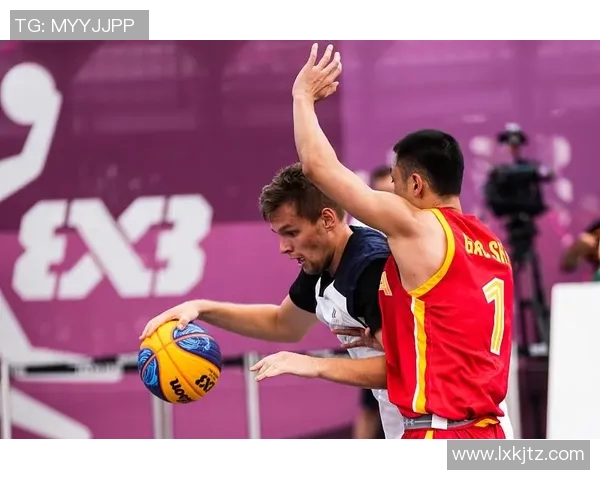 俄罗斯男篮与捷克男篮激战正酣谁能在国际赛场上笑到最后